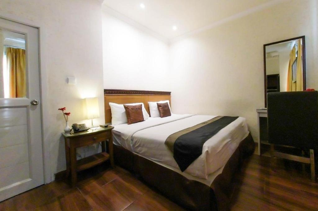Amos Cozy Hotel Melawai Yakarta Exterior foto